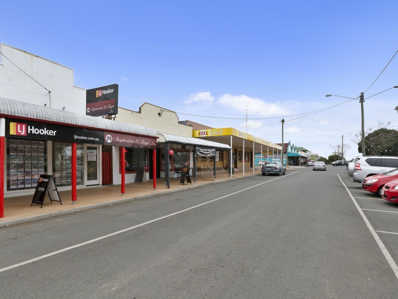 42 Dingyarra Street, Toogoolawah QLD 4313