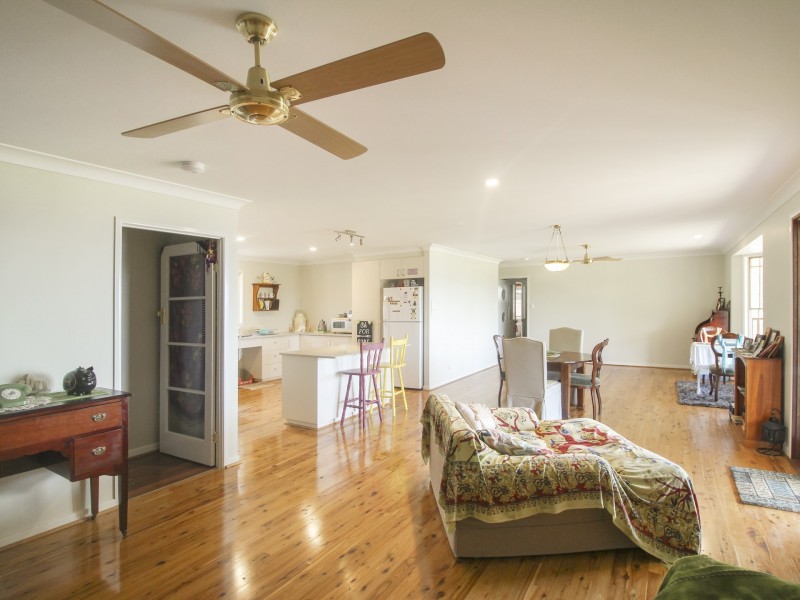 119 Lakeview Drive, Esk QLD 4312