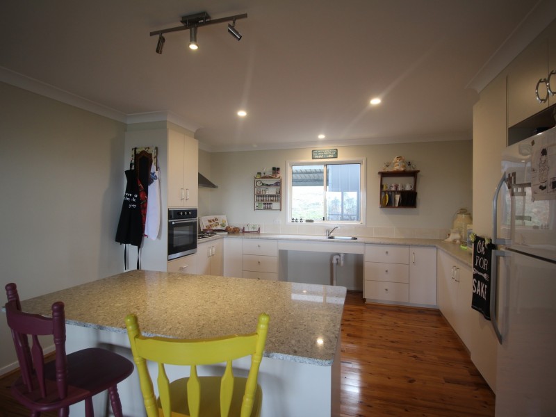 119 Lakeview Drive, Esk QLD 4312