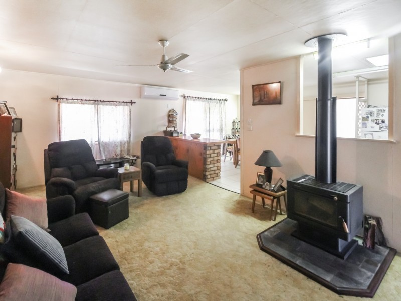 27 Bellambi Street, Toogoolawah QLD 4313