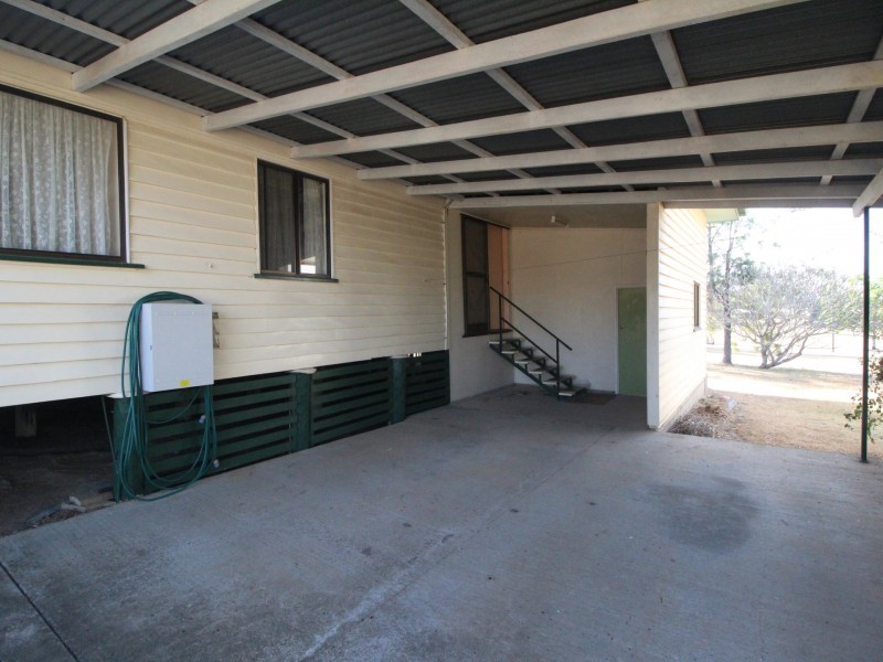 27 Bellambi Street, Toogoolawah QLD 4313