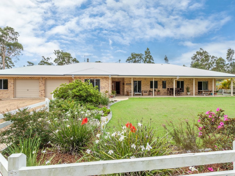 48 Essex Court, Mount Hallen QLD 4312