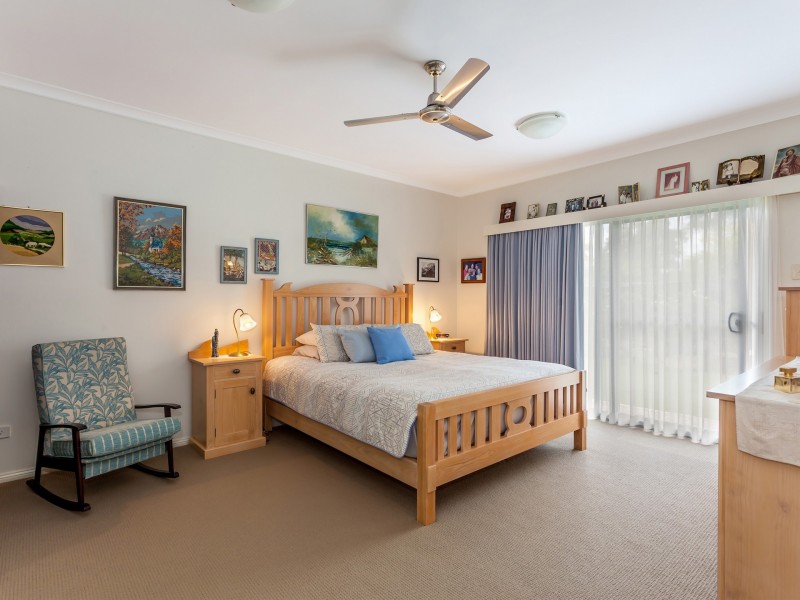 48 Essex Court, Mount Hallen QLD 4312