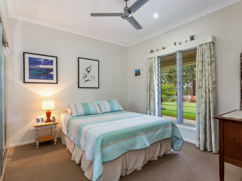 48 Essex Court, Mount Hallen QLD 4312