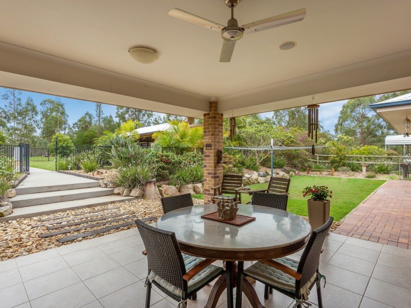 48 Essex Court, Mount Hallen QLD 4312