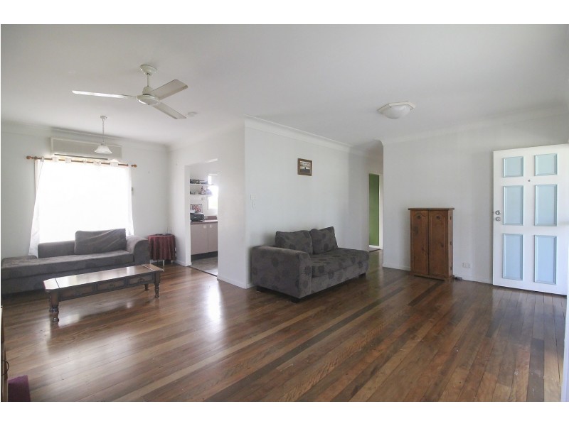 17 Mary Street, Toogoolawah QLD 4313