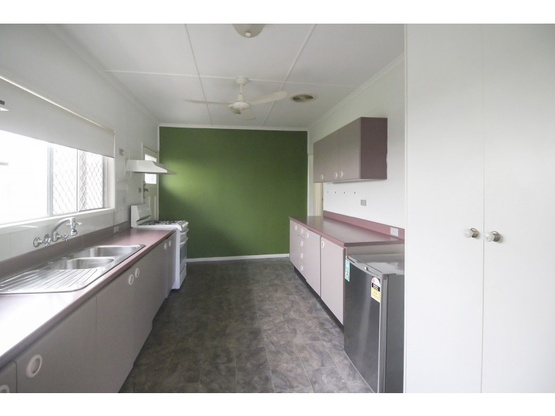 17 Mary Street, Toogoolawah QLD 4313