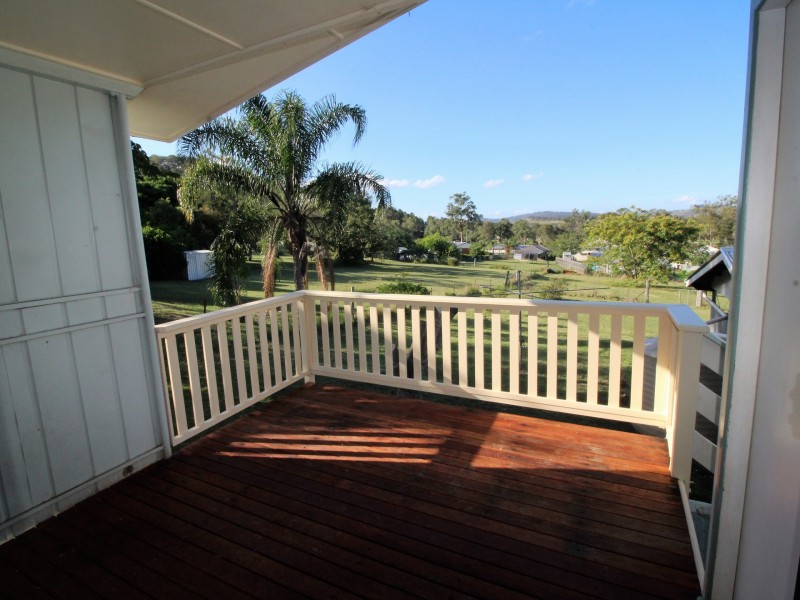 7 Hill Street, Esk QLD 4312