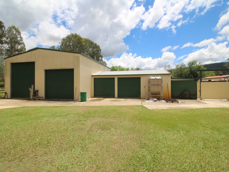 72 Creek Street, Esk QLD 4312