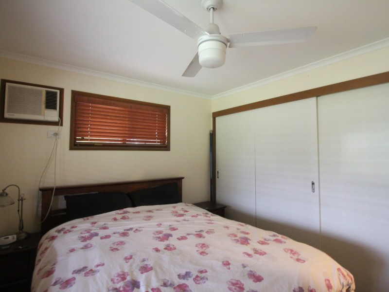72 Creek Street, Esk QLD 4312