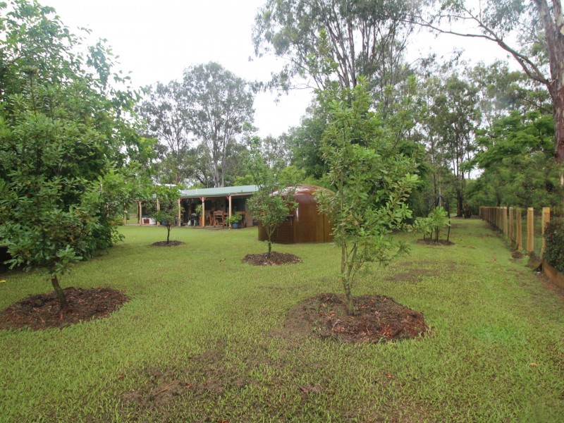 72 Creek Street, Esk QLD 4312