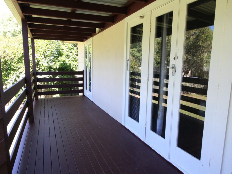 22 Down Street, Esk QLD 4312