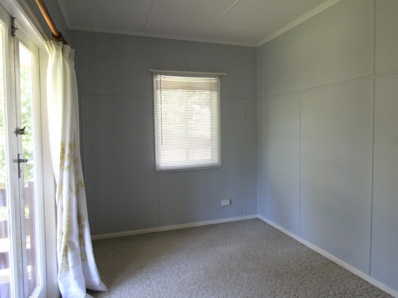 22 Down Street, Esk QLD 4312