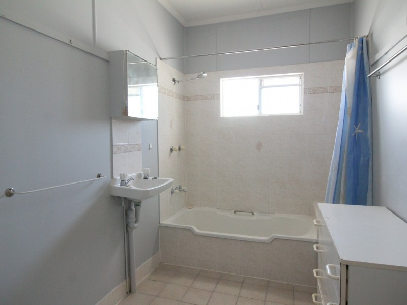 22 Down Street, Esk QLD 4312