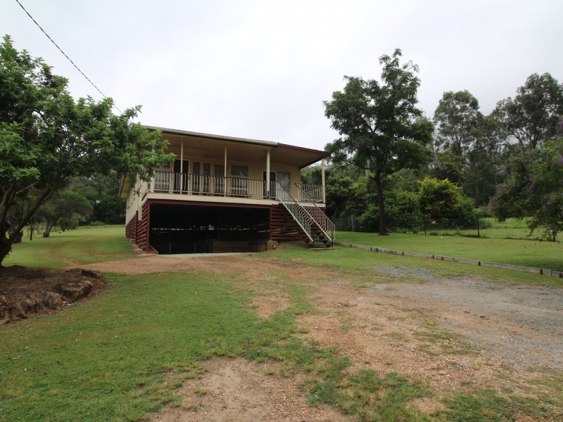 42 Barbour Street, Esk QLD 4312