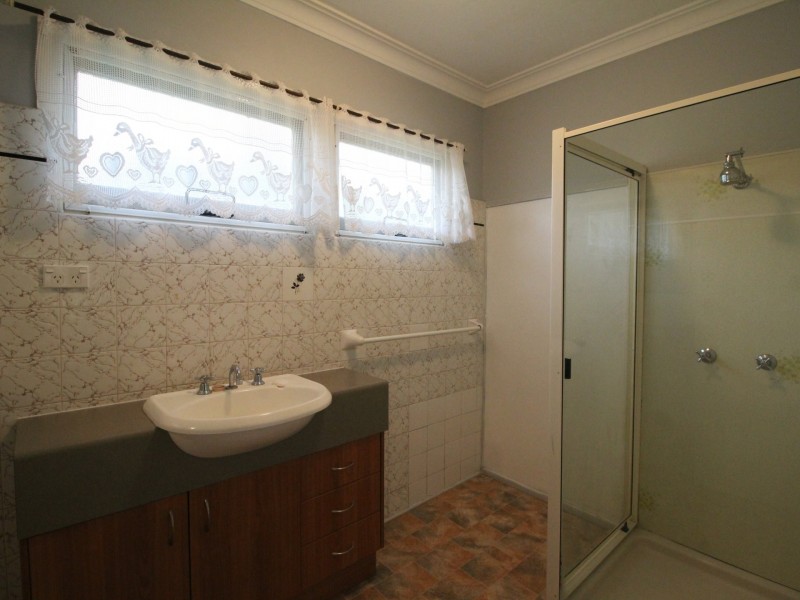 42 Barbour Street, Esk QLD 4312