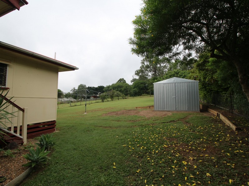42 Barbour Street, Esk QLD 4312