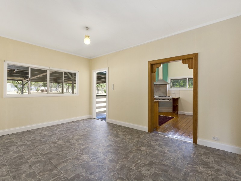 19 Dead Horse Lane, Toogoolawah QLD 4313