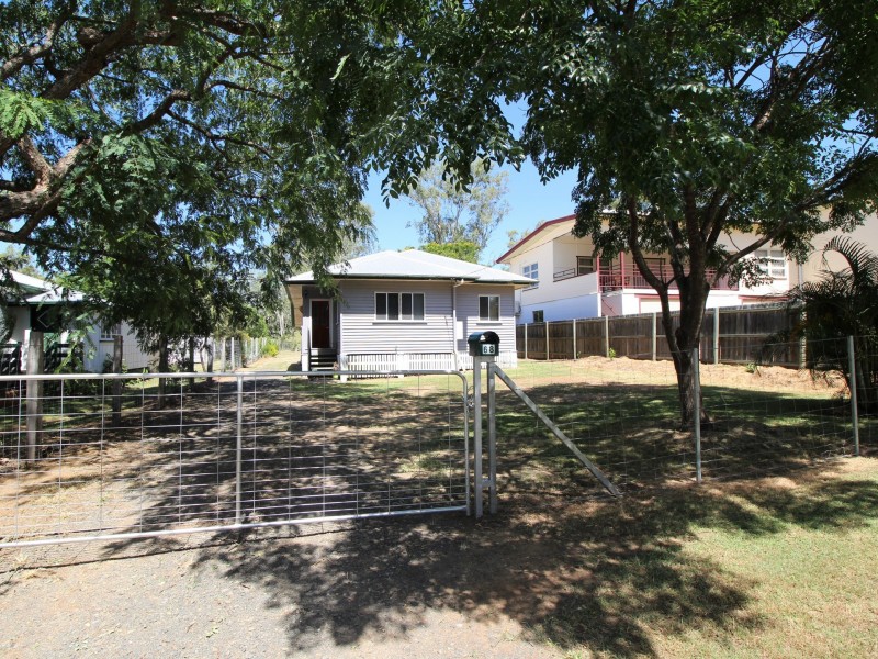 68 East Street, Esk QLD 4312
