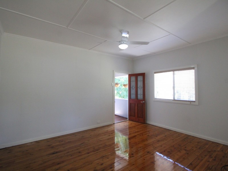 68 East Street, Esk QLD 4312