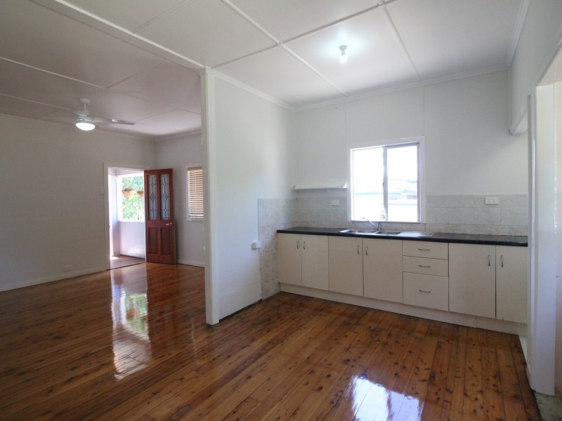 68 East Street, Esk QLD 4312