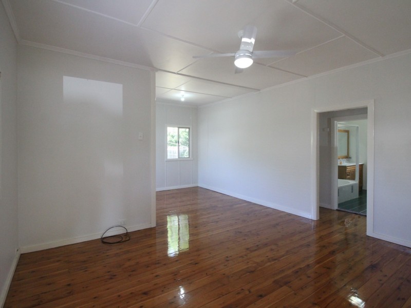 68 East Street, Esk QLD 4312