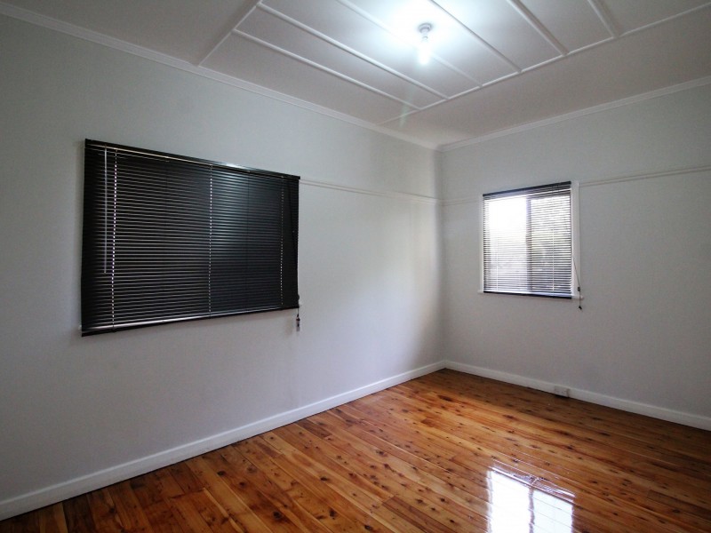 68 East Street, Esk QLD 4312