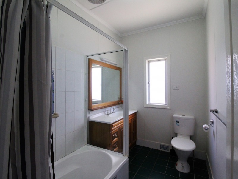 68 East Street, Esk QLD 4312