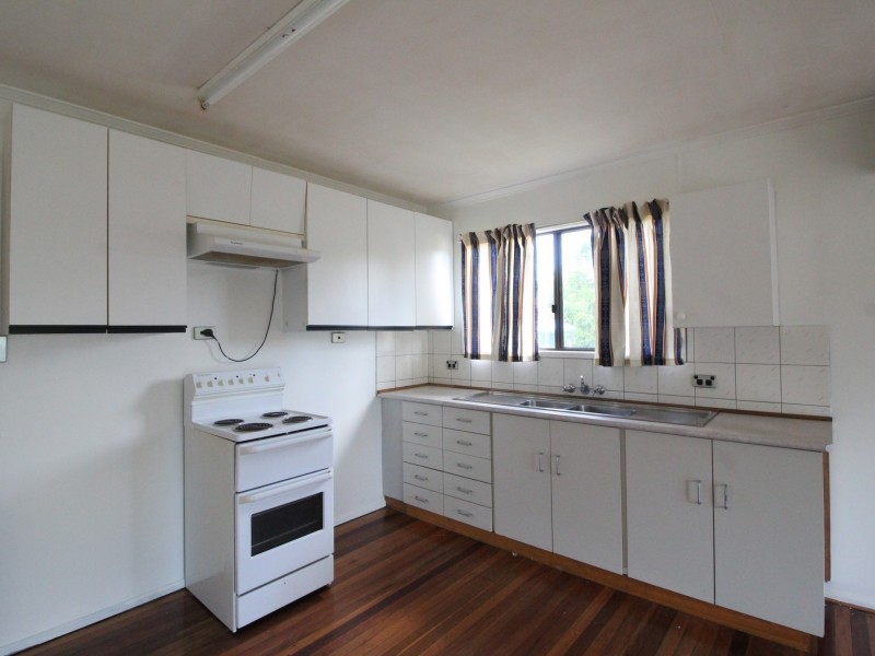 16 Short Street, Esk QLD 4312