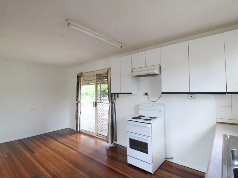 16 Short Street, Esk QLD 4312