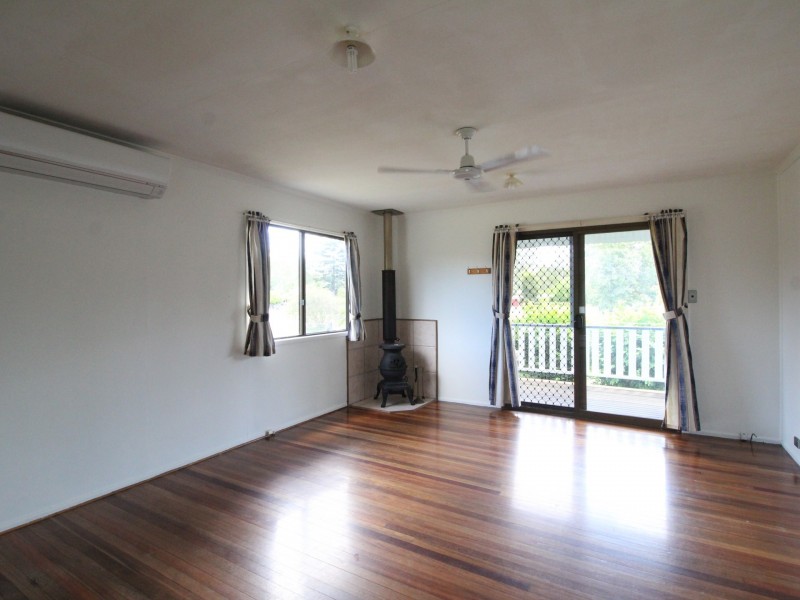 16 Short Street, Esk QLD 4312