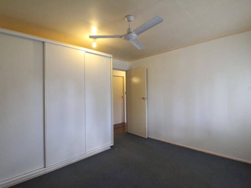 16 Short Street, Esk QLD 4312