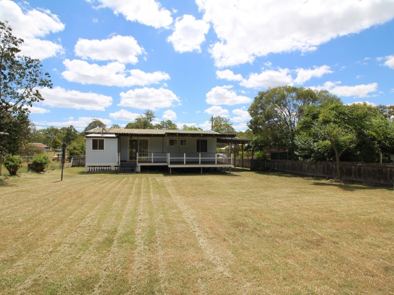 16 Short Street, Esk QLD 4312