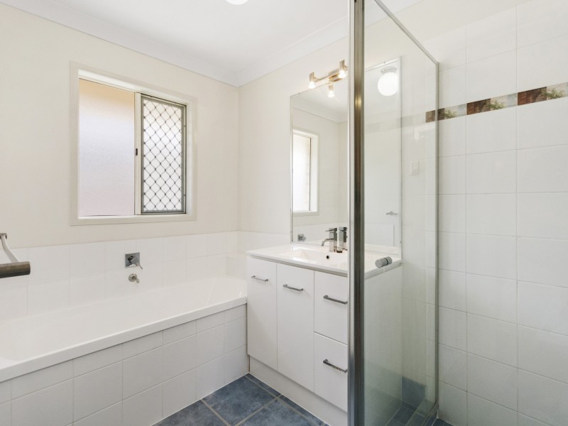 33 Middle Street, Esk QLD 4312