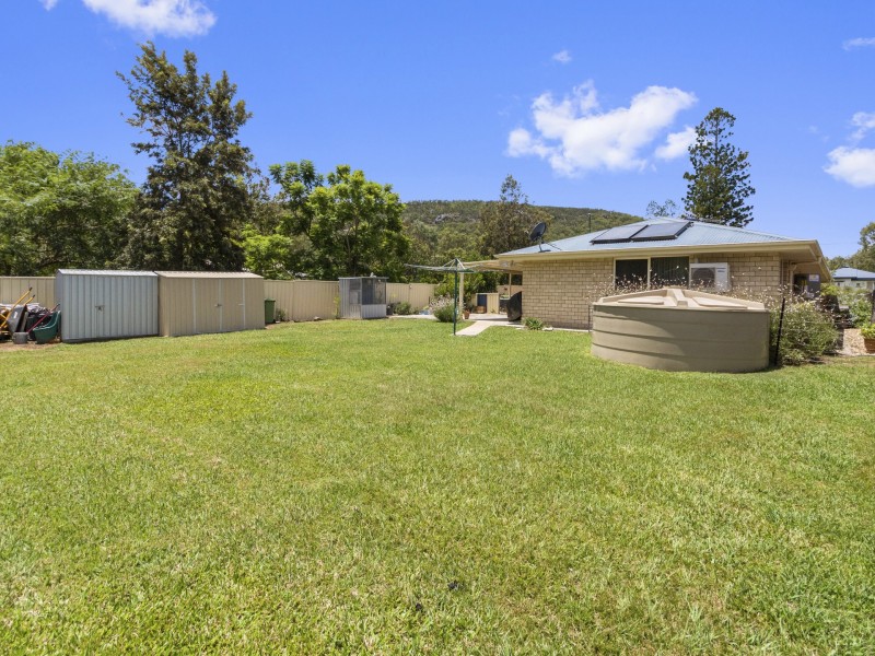 33 Middle Street, Esk QLD 4312