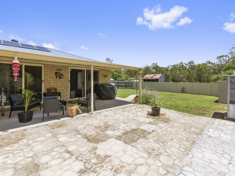 33 Middle Street, Esk QLD 4312