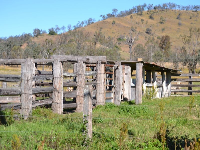 862 Mount Stanley Road, Linville QLD 4306