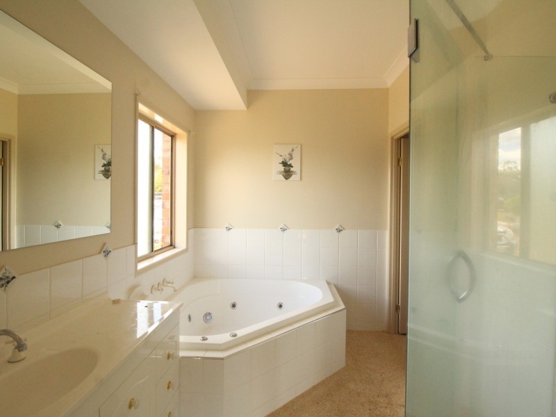 2684 Gatton Esk Road, Mount Hallen QLD 4312