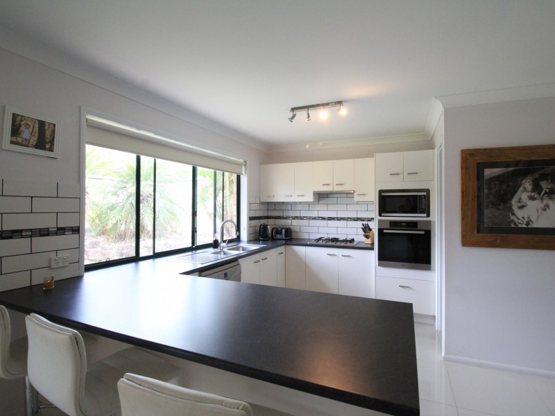 144 Edinburgh Drive, Mount Hallen QLD 4312