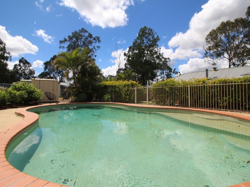 144 Edinburgh Drive, Mount Hallen QLD 4312