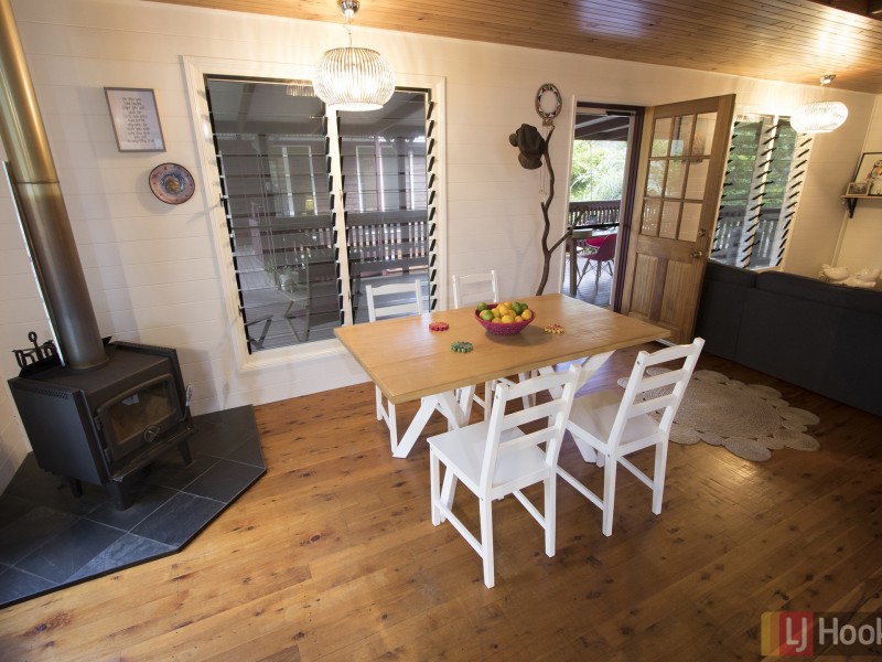 33 Countess Court, Mount Hallen QLD 4312