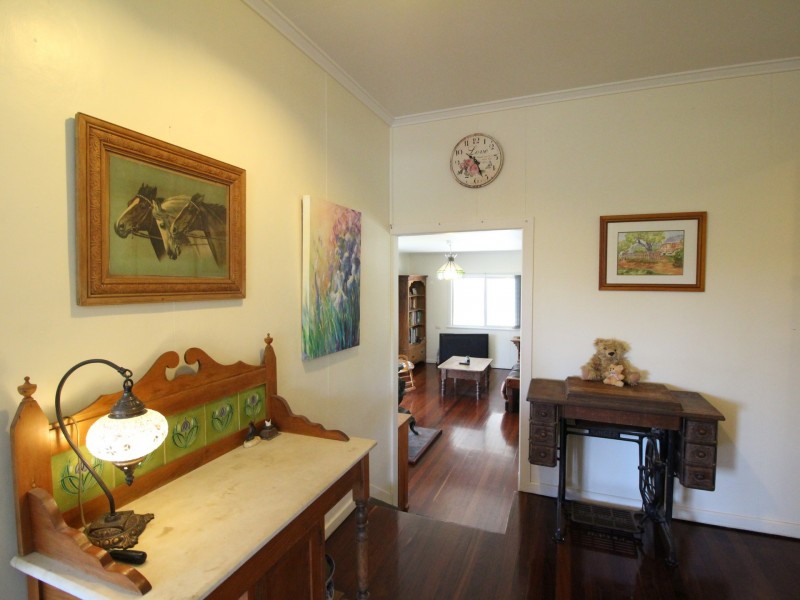 29 Down Street, Esk QLD 4312