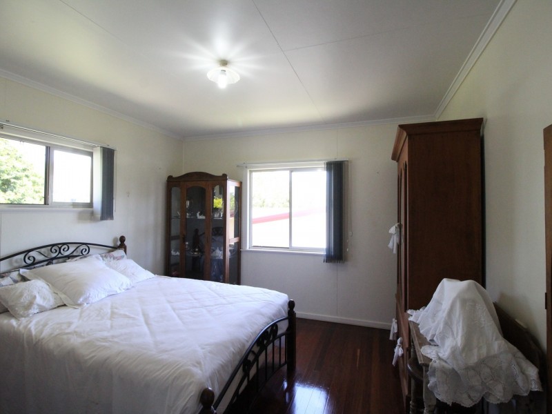 29 Down Street, Esk QLD 4312