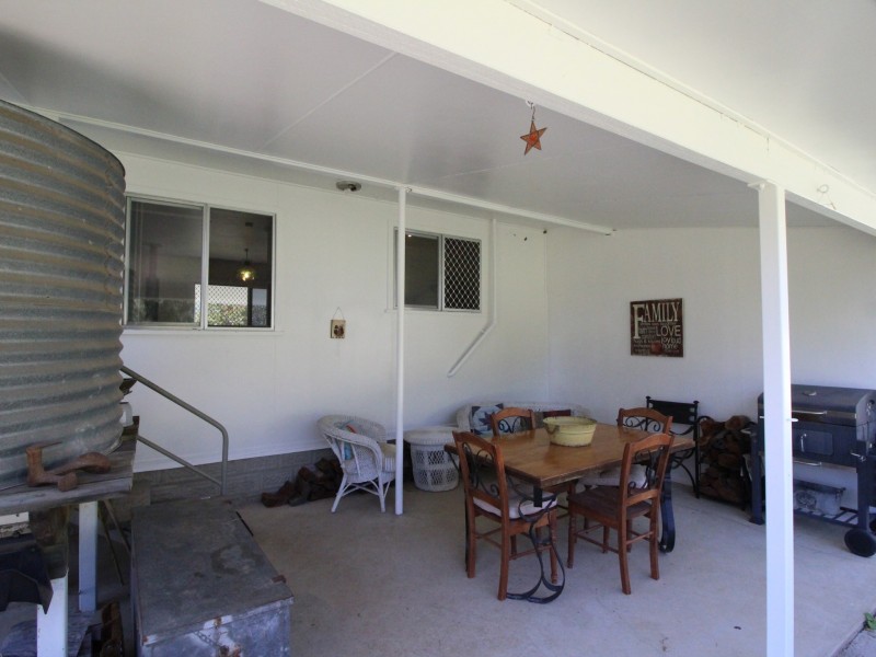 29 Down Street, Esk QLD 4312