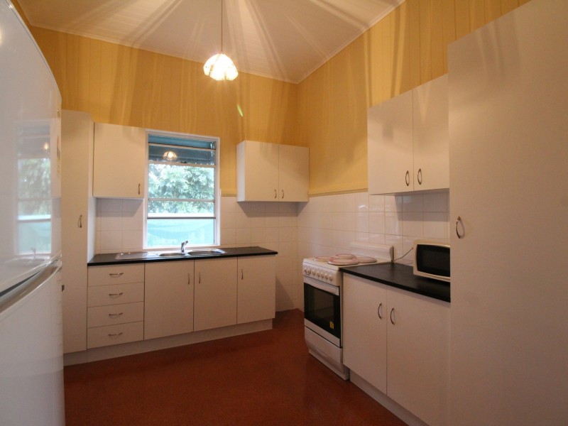 76 Dunlop Road, Esk QLD 4312