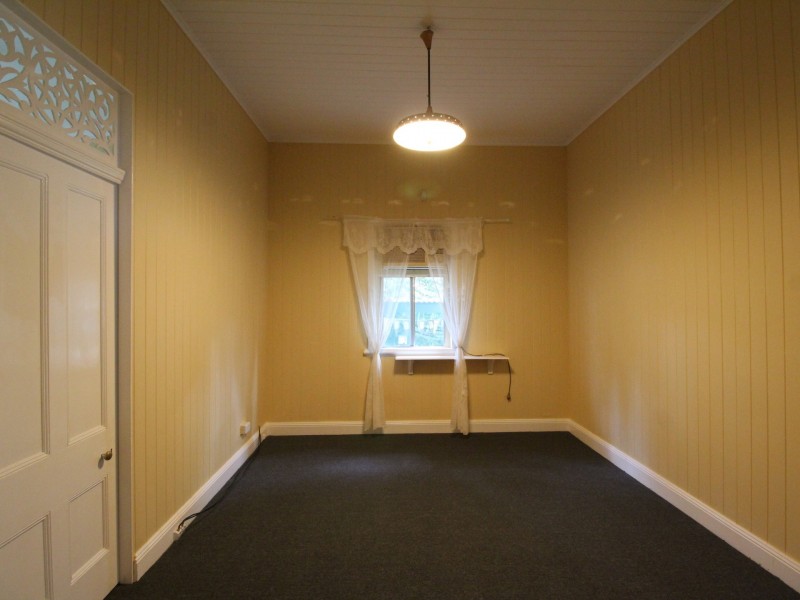 76 Dunlop Road, Esk QLD 4312