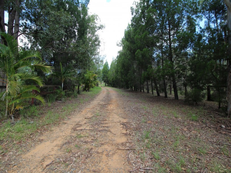 76 Dunlop Road, Esk QLD 4312
