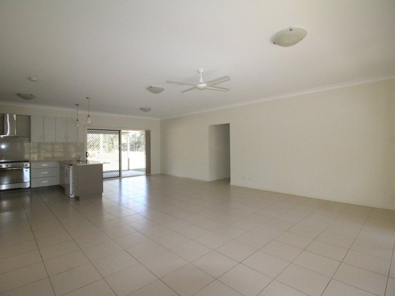 189 Edinburgh Drive, Mount Hallen QLD 4312