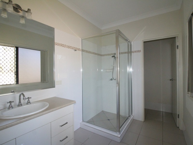 189 Edinburgh Drive, Mount Hallen QLD 4312