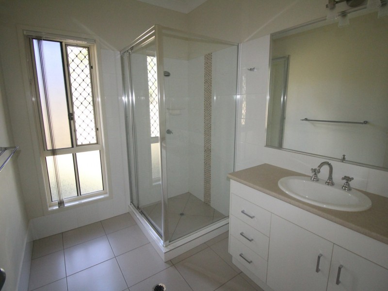 189 Edinburgh Drive, Mount Hallen QLD 4312